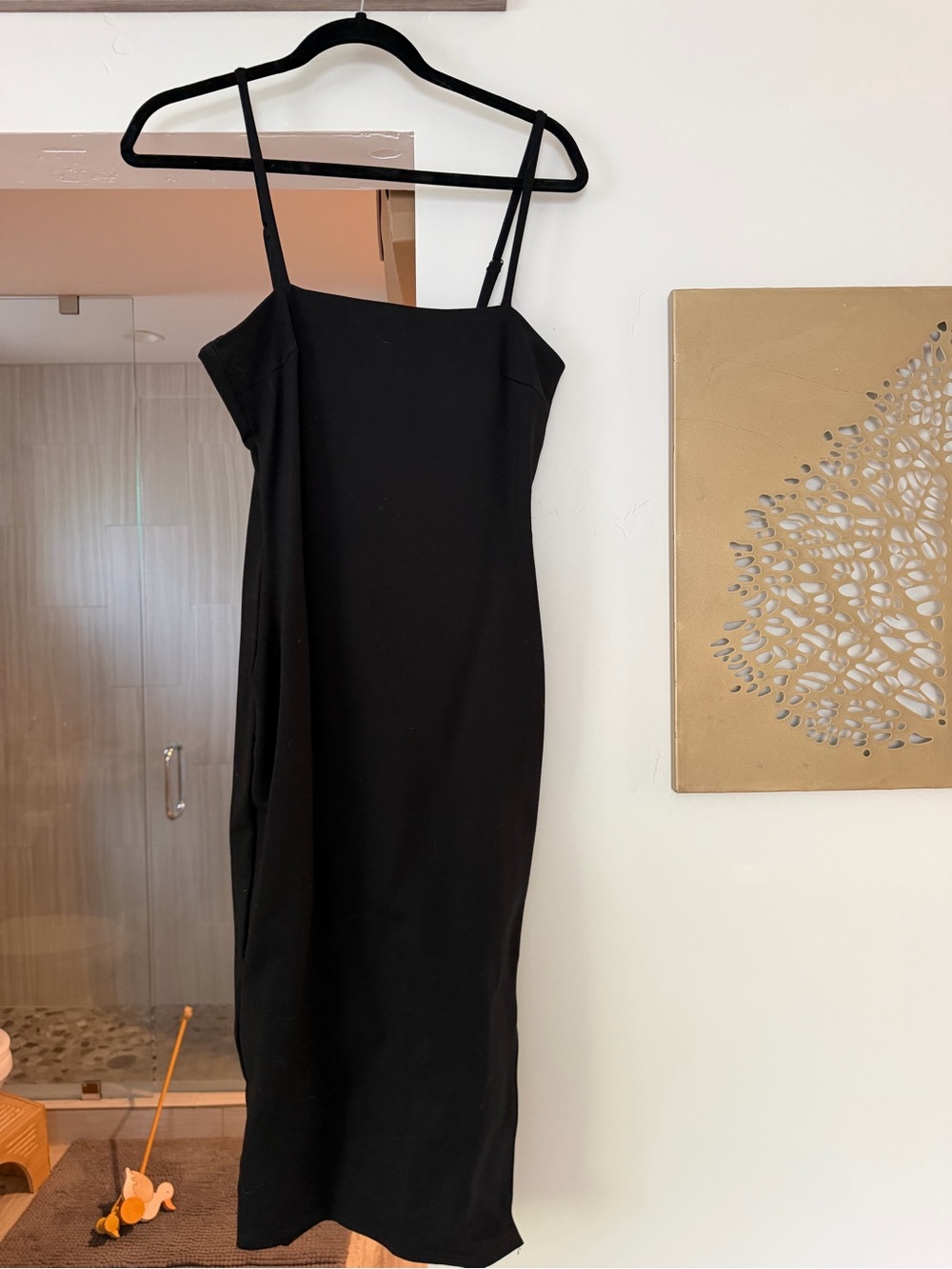 Lulu's Black Slim Spaghetti-Strap Midi Dress
